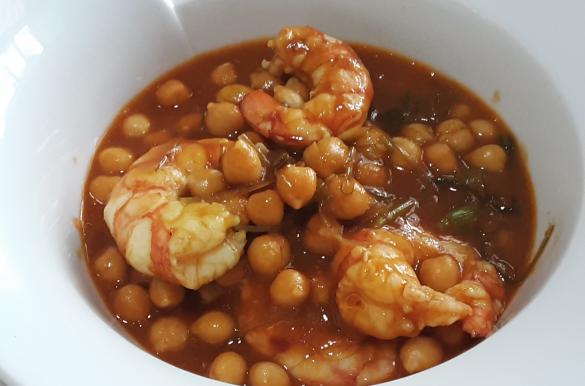 Garbanzos con gambón